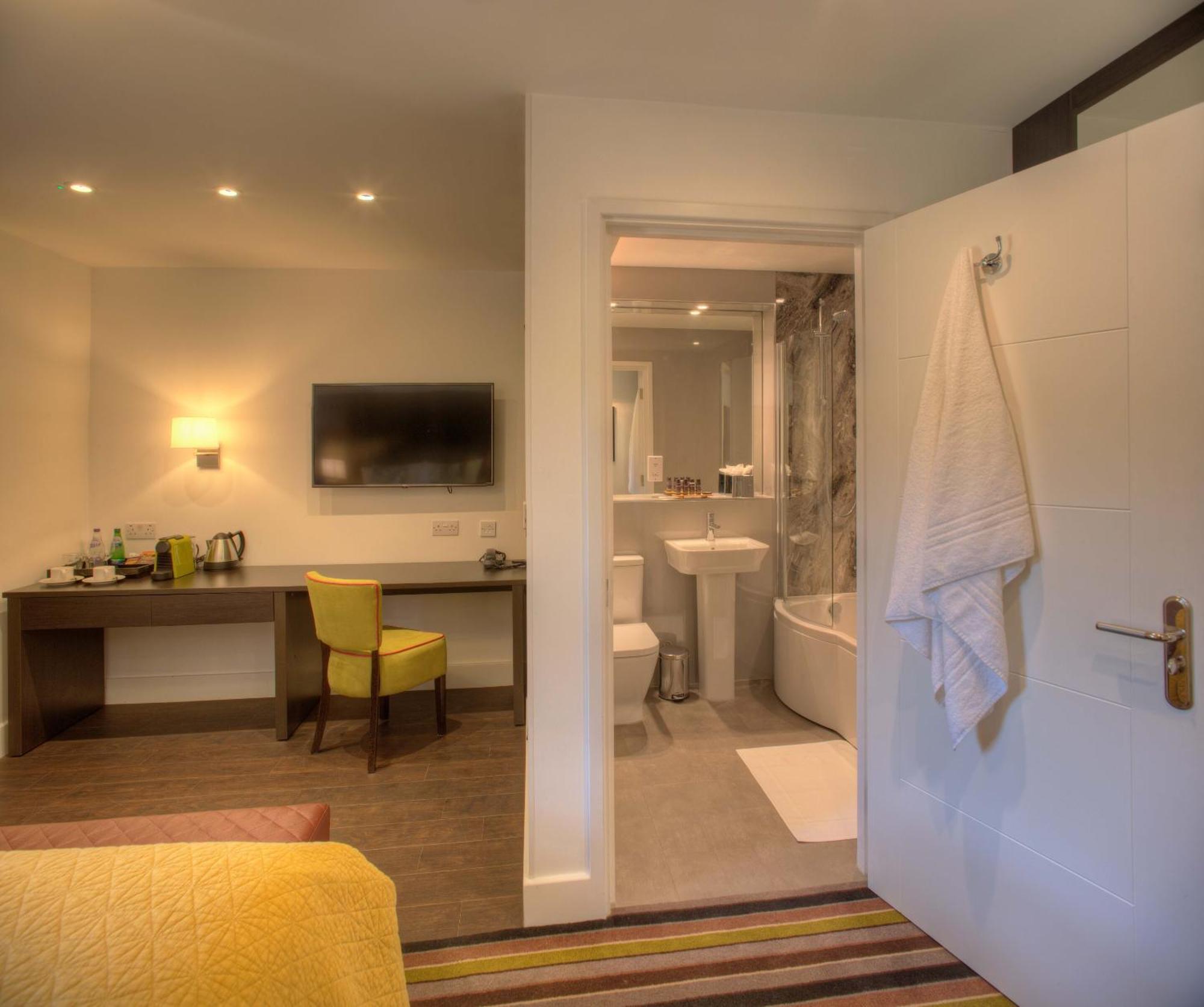 Denbies Vineyard Hotel دوركينغ الغرفة الصورة