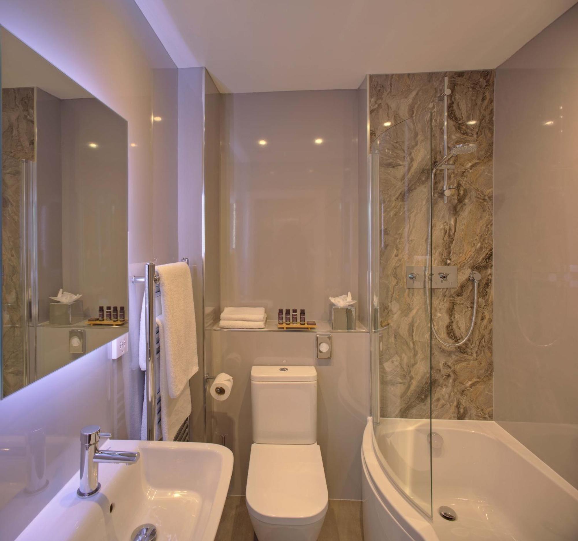 Denbies Vineyard Hotel دوركينغ الغرفة الصورة